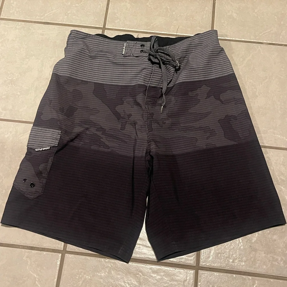 Ocean Current Black & Gray Camo Stripe‎ Men's Board Shorts XL